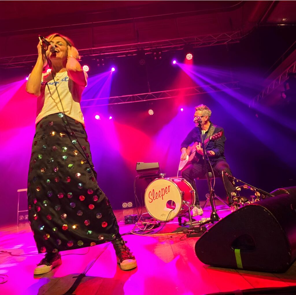 04545597_Acoustic_24_photo