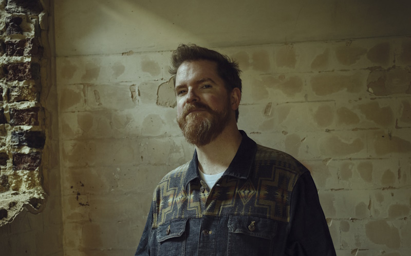 908b9928_JS_portrait23_0565-resize-john-smith-800