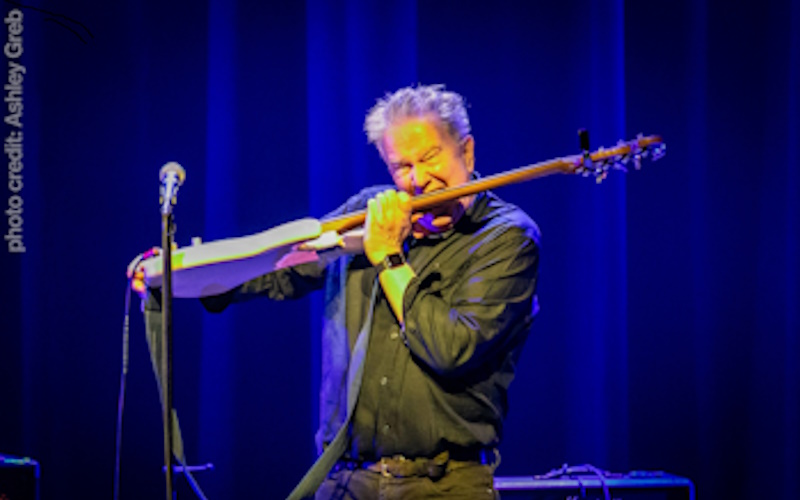 Tom-Robinson-Image-1-800