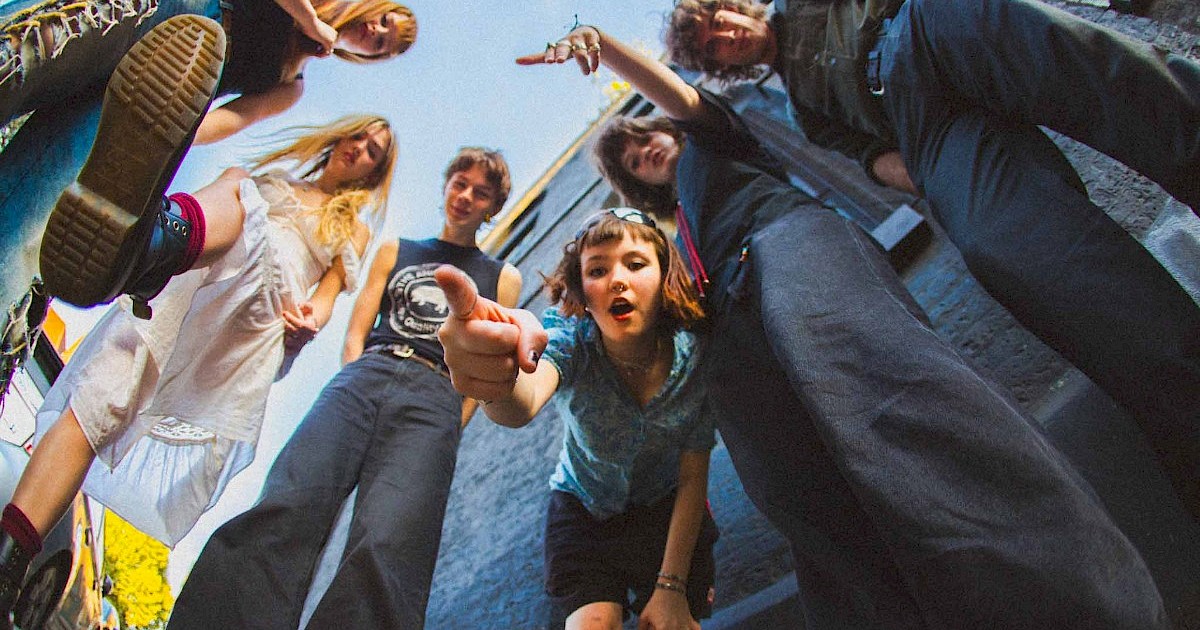 man-woman-chainsaw.1200x630