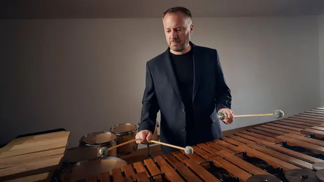 Colin-Currie-1920x1080
