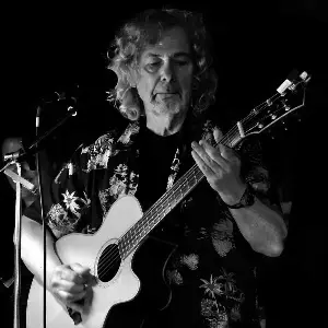 steve-eaves-894172342-300x300