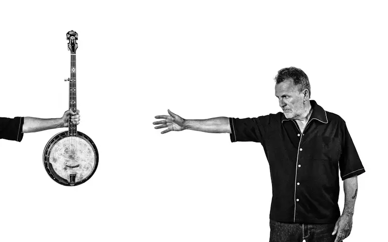 Martin-Simpson-3-credit-Andy-Muscroft-1-800